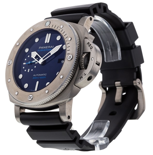 Panerai Submersible PAM00692 Image 2